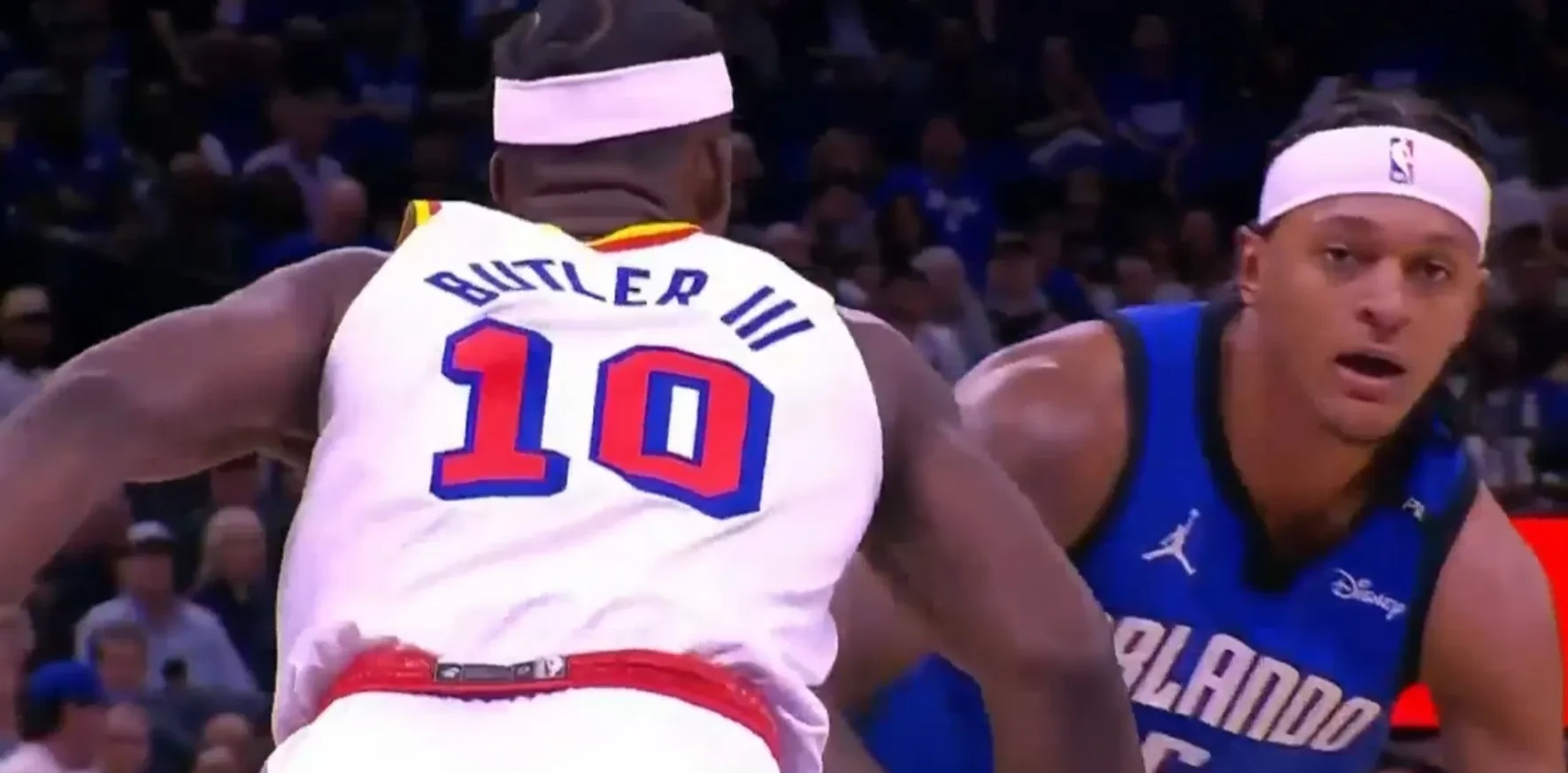 包含加时末段奥兰多魔术备战NBA季后赛，回应争议细节曝光，话题不断，年轻球员得到机会的词条
